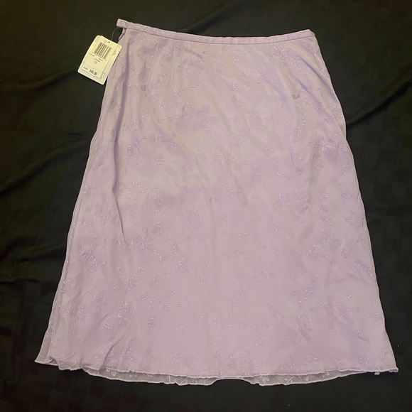 New with tags! Lavender skirt with sparkles - Picture 4 of 7